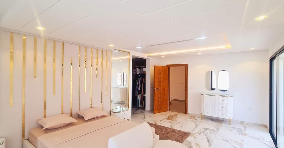villa Awais