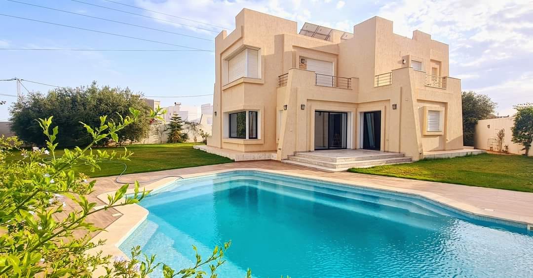 villa Awais