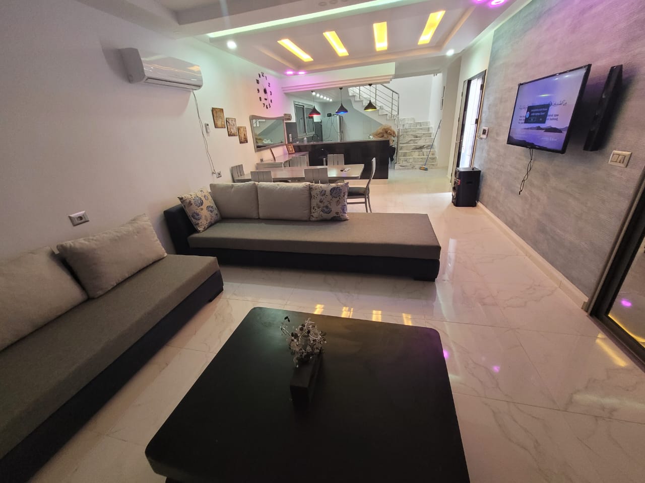 🥀 𝑽𝒊𝒍𝒍𝒂 Capri  🥀