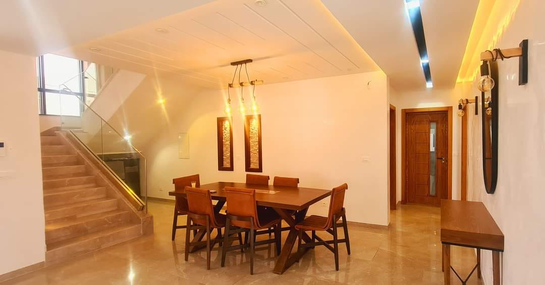 villa Awais